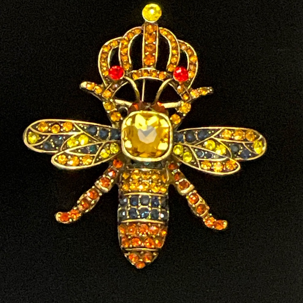 Crown Bee Brooch Pin with Rhinestones - Picture 4 of 9